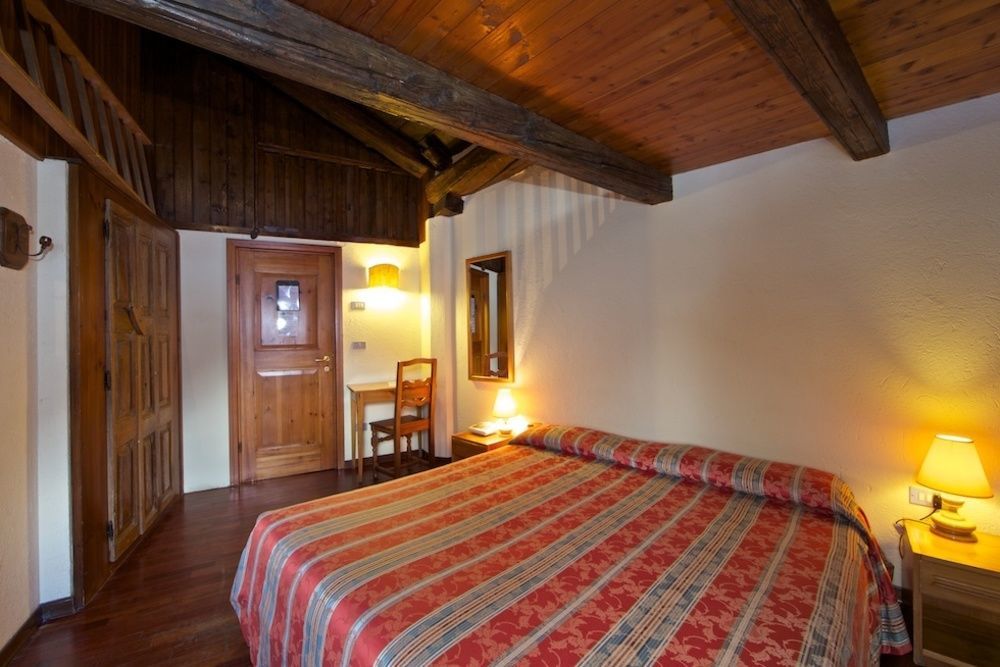 Hotel Dolonne Courmayeur Esterno foto